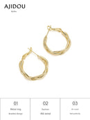 Brincos Entrelaçados Ajidou - Pulseira Simples e Elegante! Aproveite enquanto durarem os estoques!